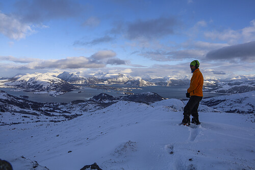 På Røddalshorn - speider etter ruten ned