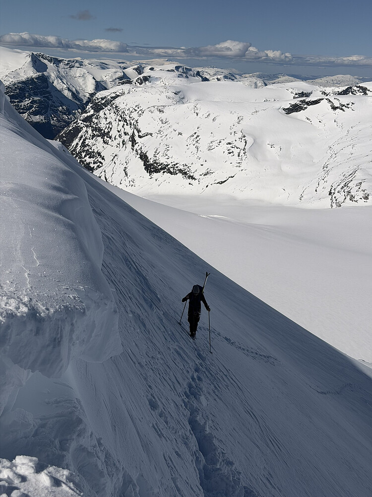 Måtte grave oss gjennom skavlen for å komme opp på topplatået