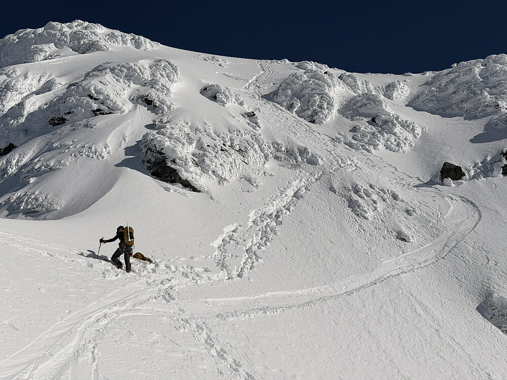 Cruxet på normalruta. Forseres enkelt med stegjern og øks