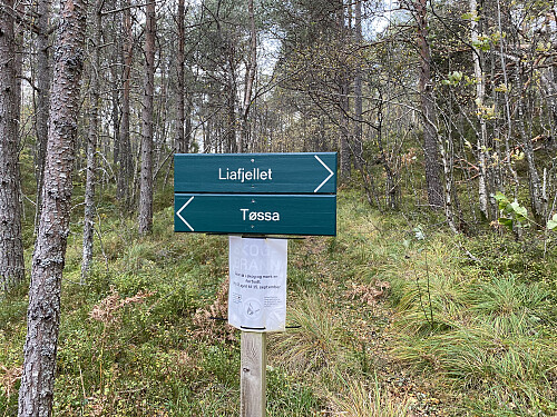 Bilde #4: Skilt som angir vegen for dem som kommer opp fra Kleivane.