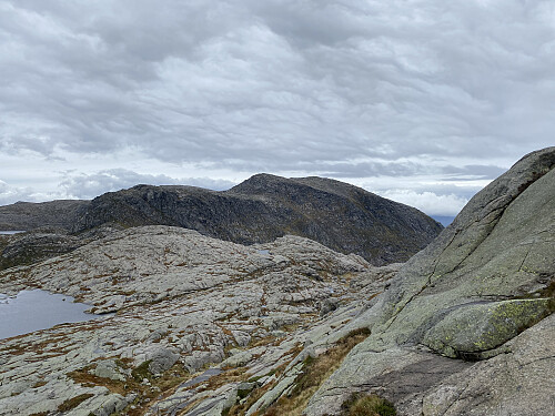 Bilde #10: Utsikt over mot Manen, som er knapt 200 meter lavere en Englafjellet.