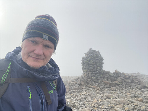 Bilde #21: Ved varden på toppen av Ulvanosa [1248 m.o.h.].