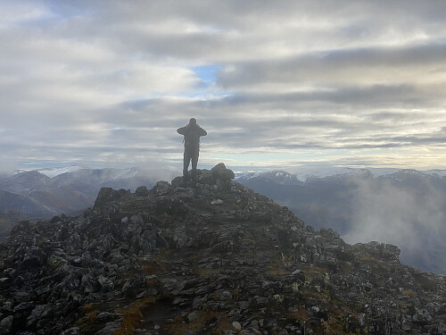 Bilde #11: Dag betrakter utsikten sørover.