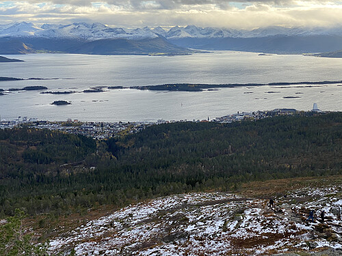Bilde #6: Utsikt mot Molde sentrum fra oppe ved Tusenårsvarden.