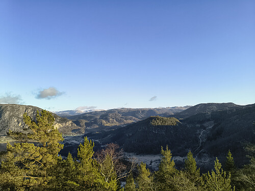 Valaheia og Vassvikfjellet.
