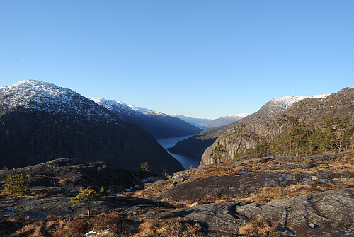 Åkrafjorden ein kald morgondag.