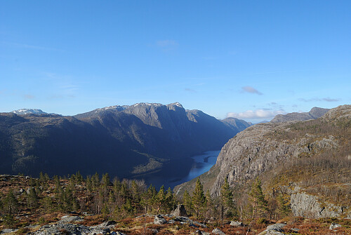 Utan tvil det mest særskilte fjellet i området, Reinaknuten. 