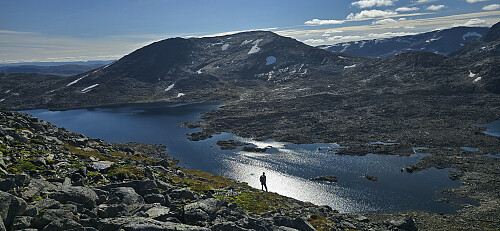 Snøholsvatnet. Holdt stort sett vest på ryggen, før vi slapp oss ned syd-vest mellom 2040 og 1950 moh. Litt usikker på hvordan dette hadde vært på glattere føre