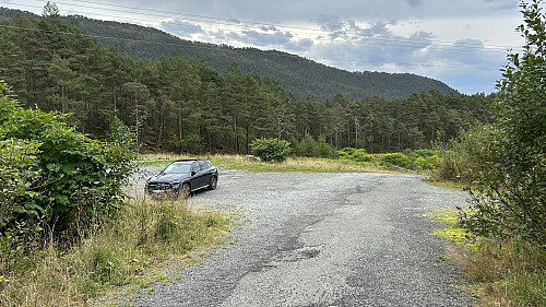 God parkering på skogsveien før sperring