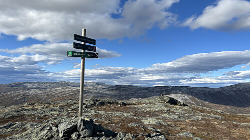 Kleivafjellet 1150 med ubetydelig PF har fått stang og skilt!