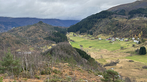 Sør for Beitelen sett fra nord, Kvamme mot høyre
