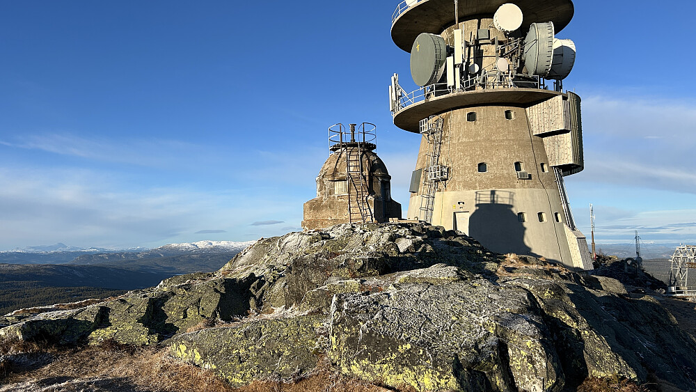 Utsiktsplatfomen og senderen på Jonsknuten