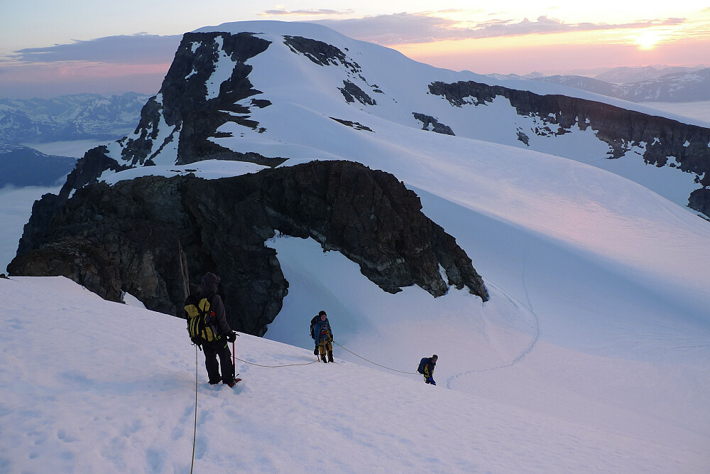 Kl 2247. Kl 2247. Vi nærmer oss Holmbukttind på returen
