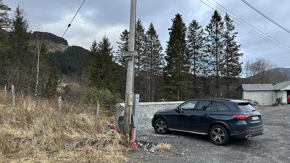 Parkering øvre del av Brattland Campings p-plass