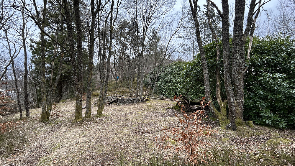 Gammel eiendom langs stien til Ørnhaugen