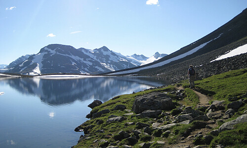 På vei tilbake til Leirvassbu langs Troget