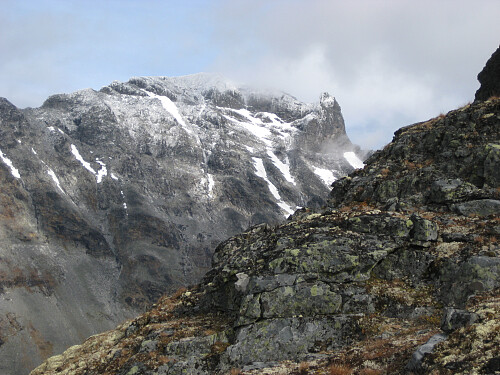 Utsikt østover mot Skardstind og Nåle