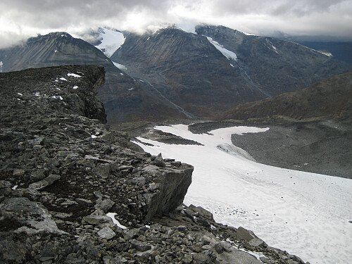 Retur langs nordsiden av Tunga. Skagsnebb og Loftet i bakgrunnen