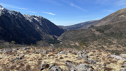 Utsikt vestover ned mot Hausdalen
