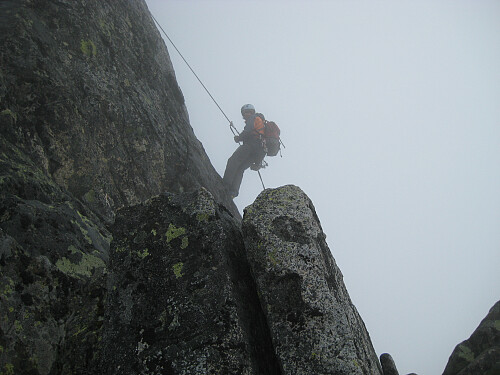 Sverre sistemann ned i rappell