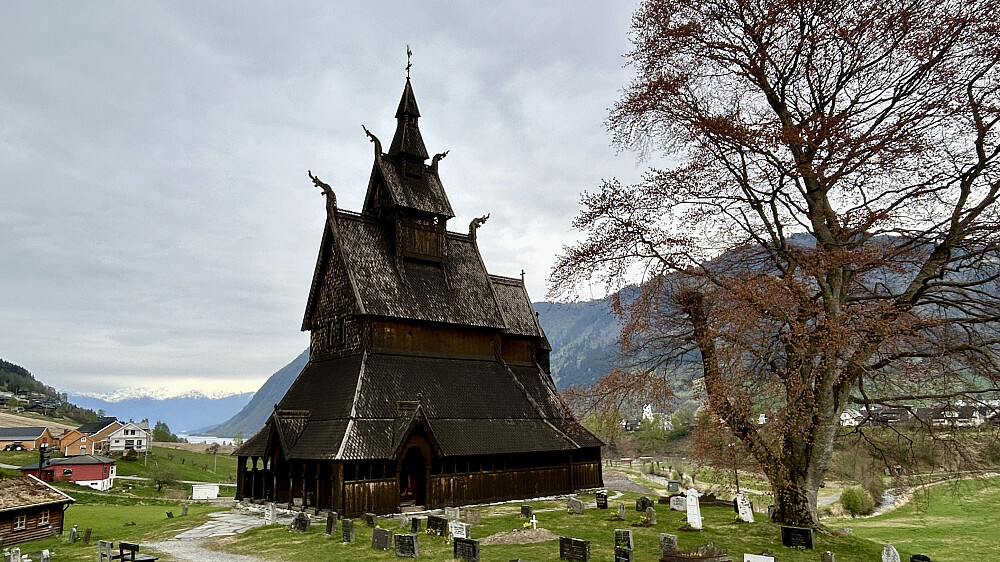 Flott beliggende stavkyrkje fra 1130