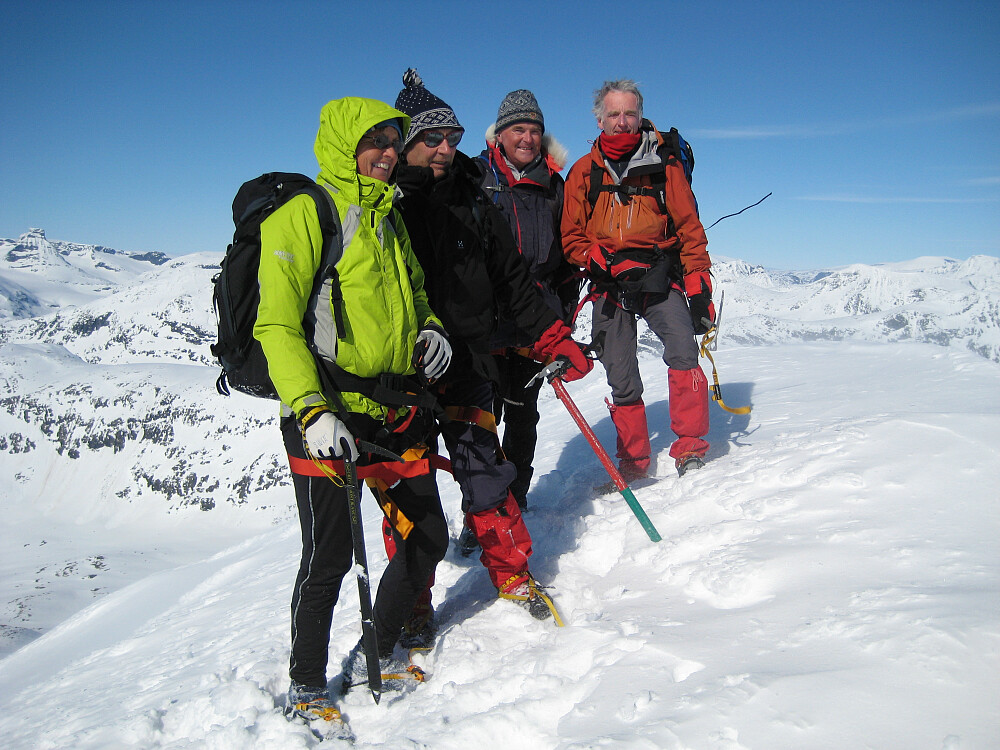 Eva, Torgeir, meg og Pål på toppen av Søre Sagt