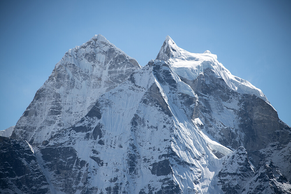 Kangtega er toppen bak til venstre