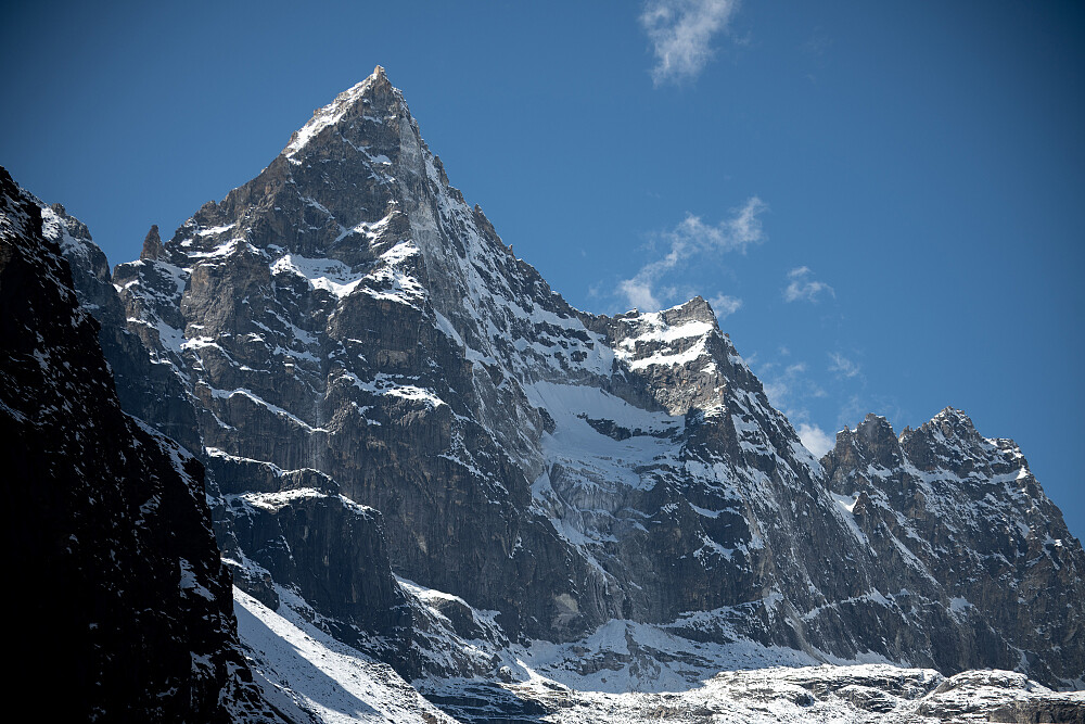 Kyajo Ri sett fra bygda Machermo