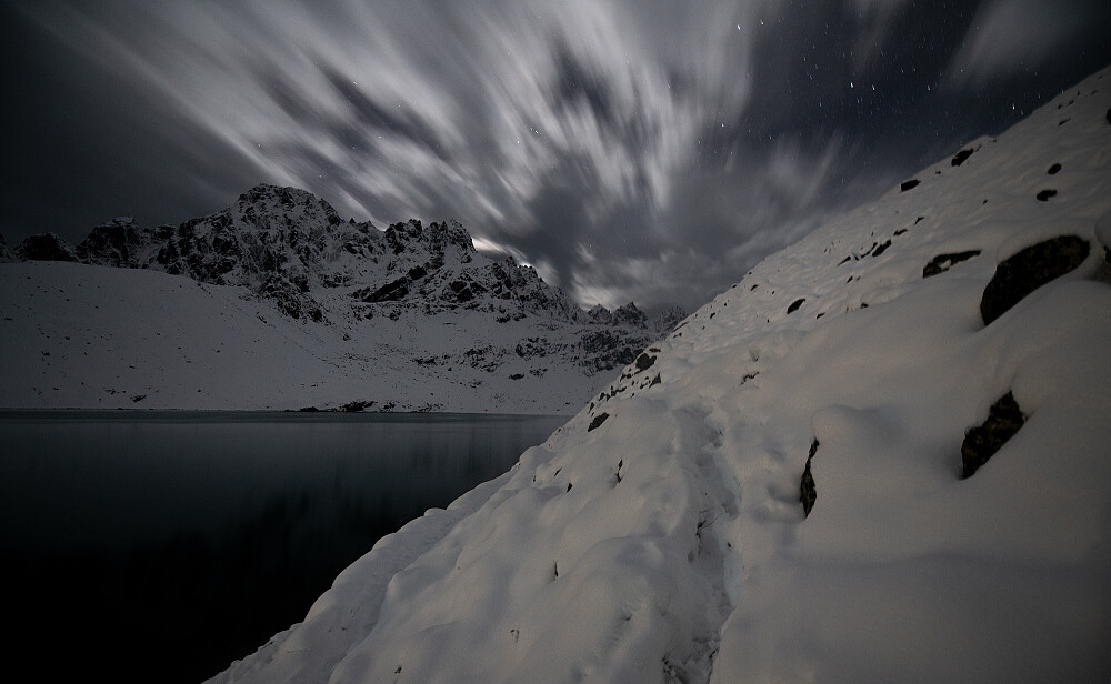 Månelys etter dag 1 med snø