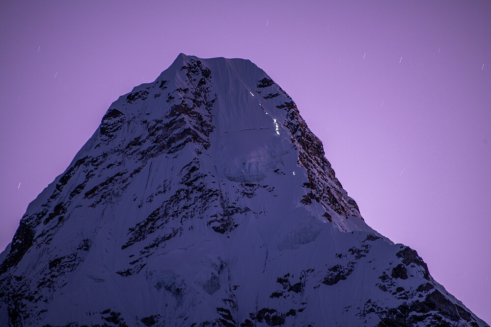 Hodelykter fra klatrere på Ama Dablam