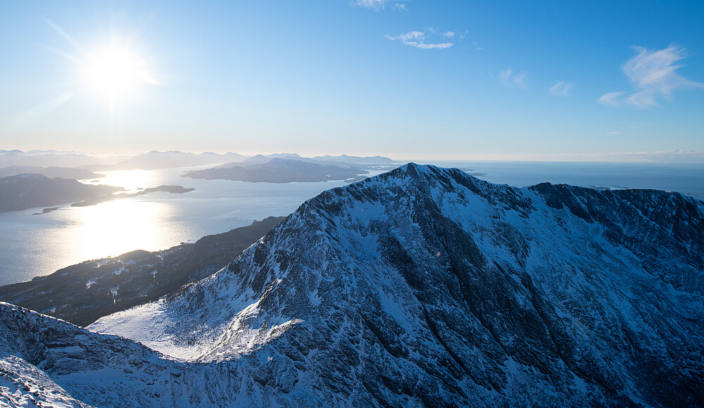 Satt ei halvtime på toppen å kjente solvarmen før jeg gikk ned