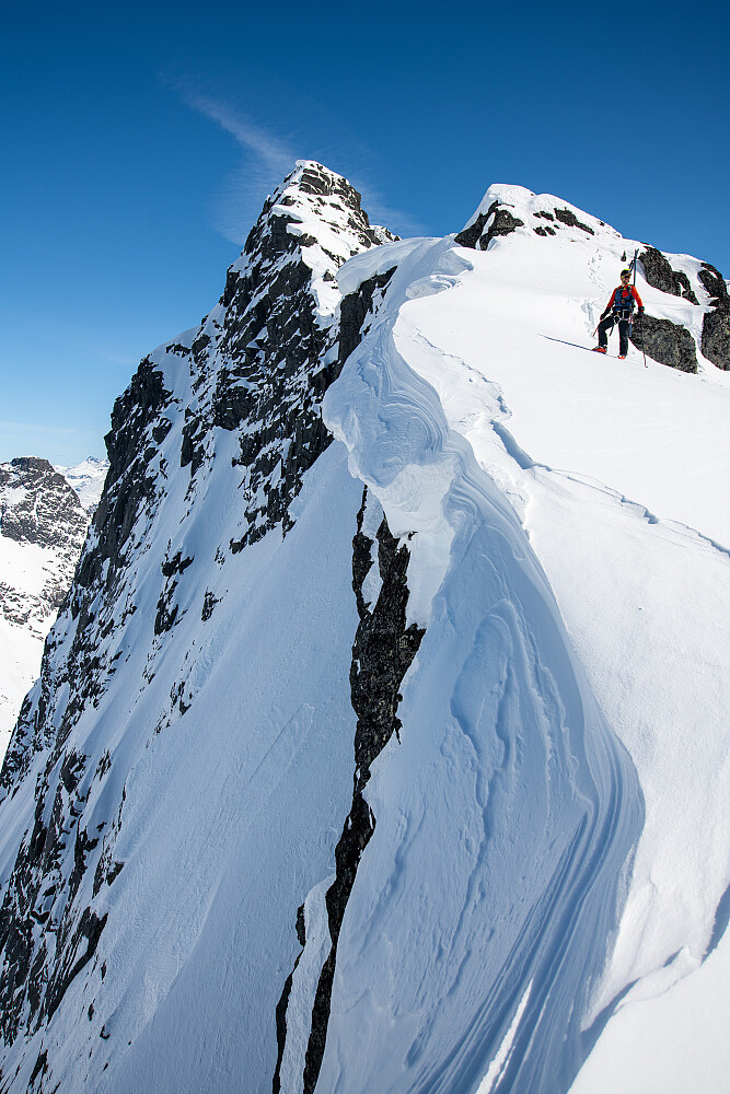 På nordryggen av Store Midtmaradalstinden
