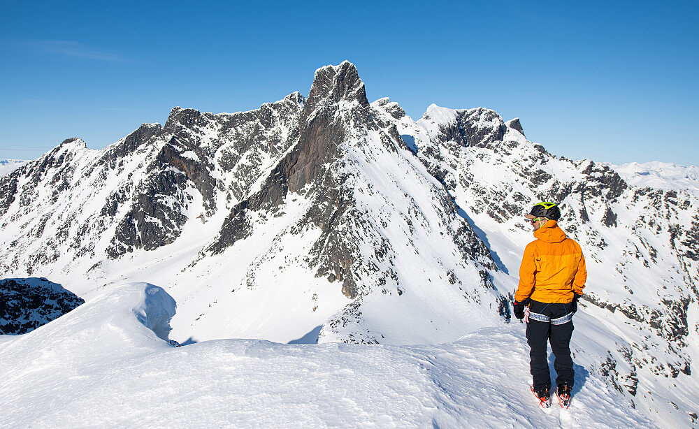 Dagens siste topp, Nestnørdre Midtmaradalstinden