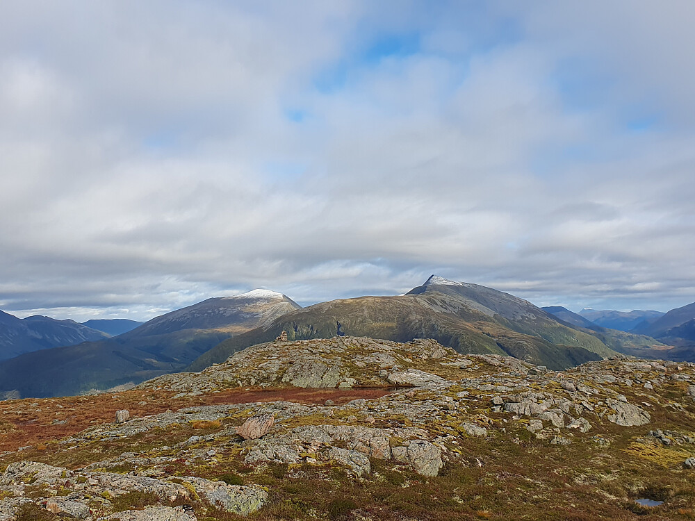 På Skolmelia, mot Kvannfjellet og Urfjellet 