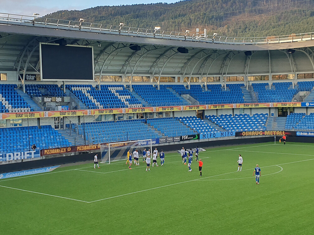 Stakken en tur innom semifinalen i juniorcupen (Molde-Stabæk).