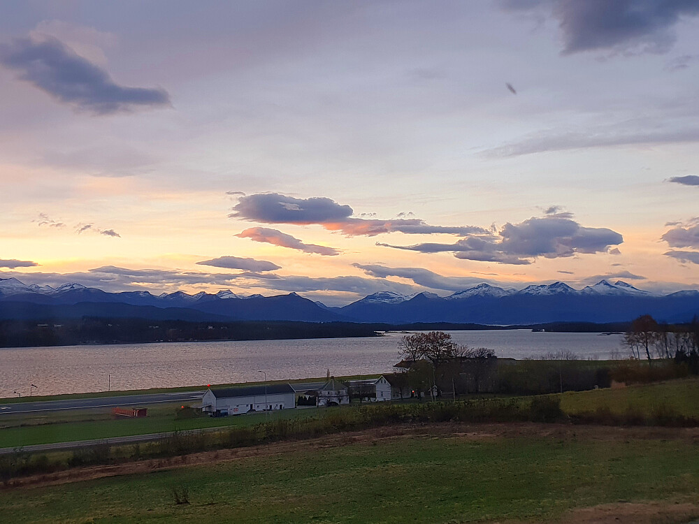 Morgengry i Myrvegen 