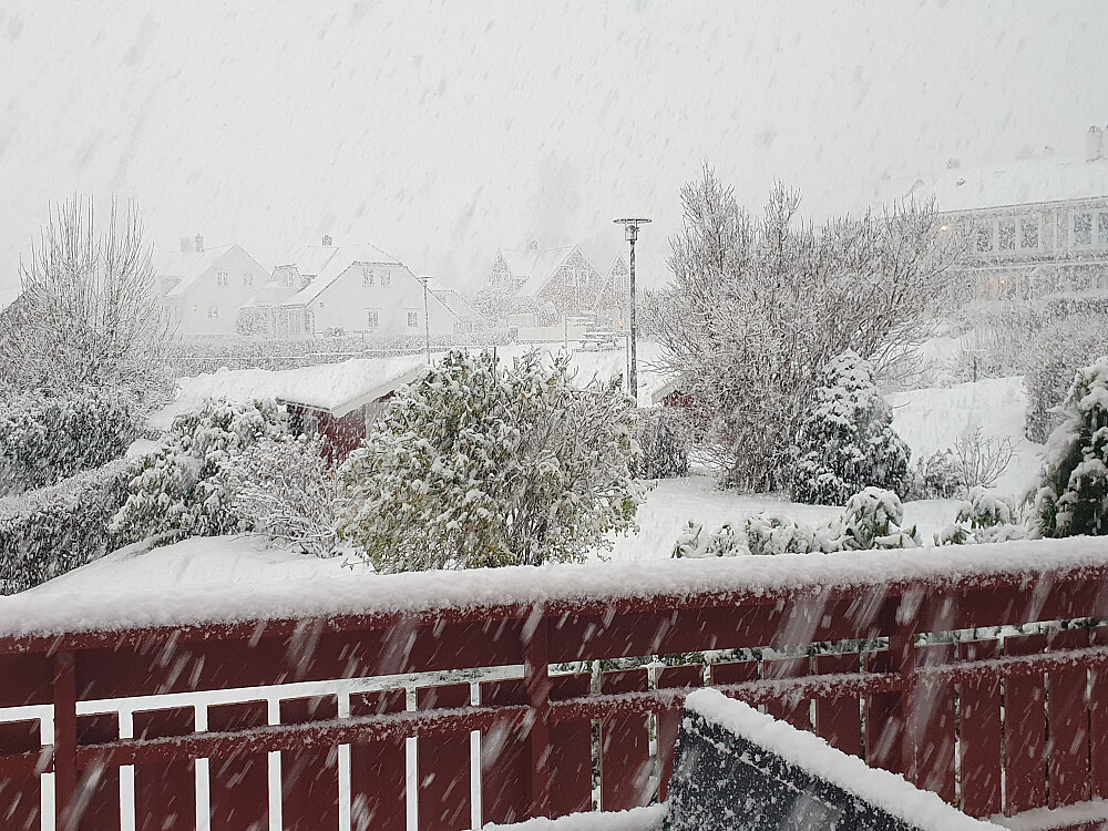 Nokså heftig vær en stund i dag