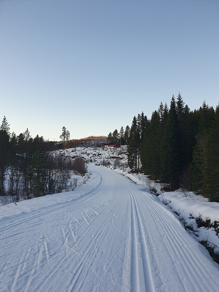 Mellom Skaret og Kordalen 