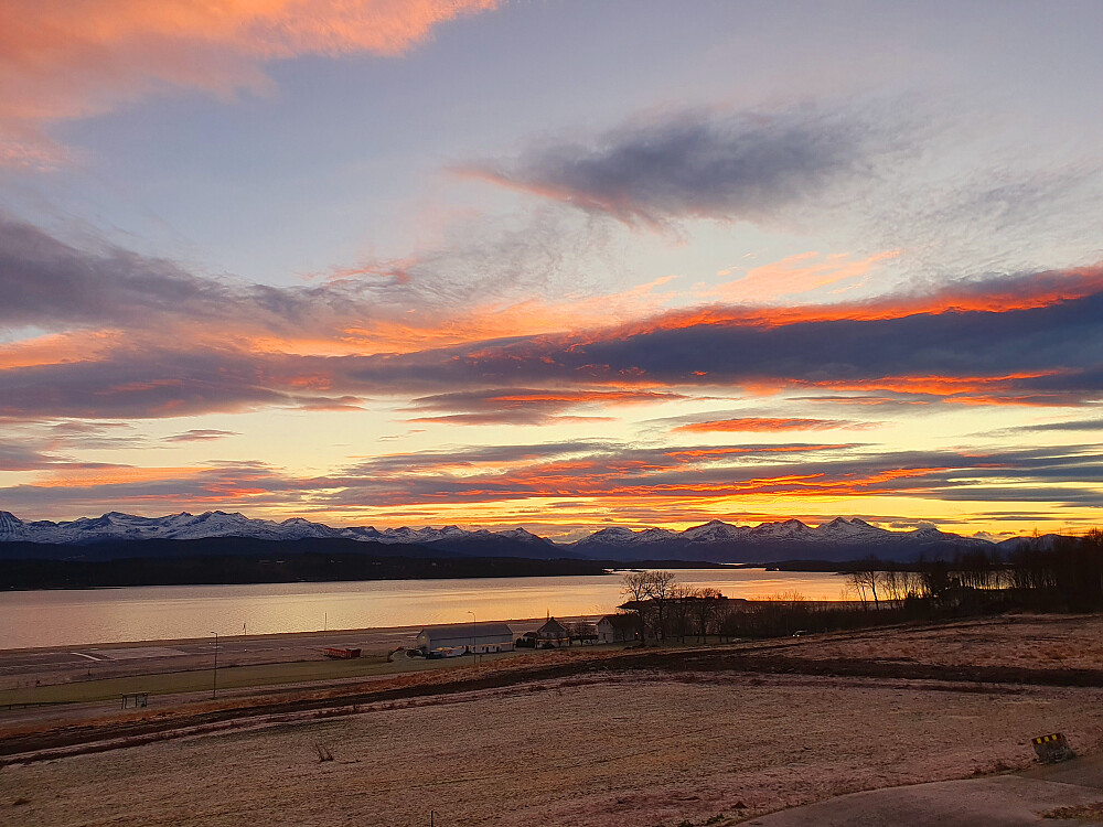 Kveldsstemning i Myrvegen 