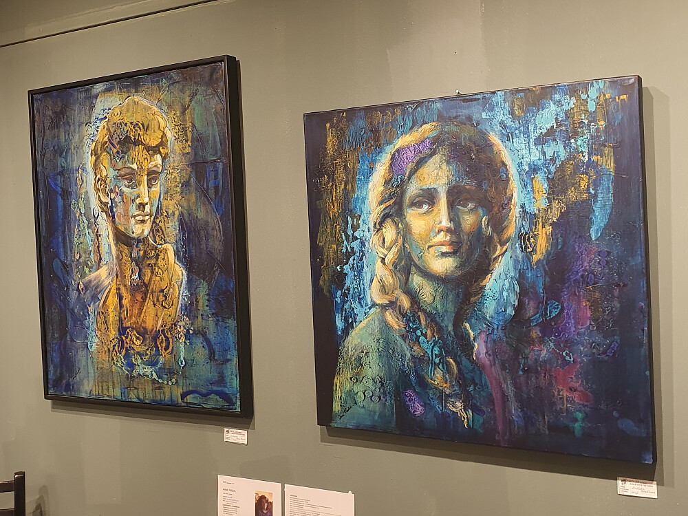 Kunstutstilling inne på Moldetorget 