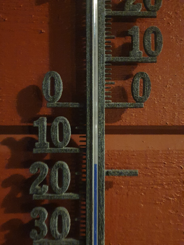 13-14 kuldegrader i Myrvegen på morgenen 