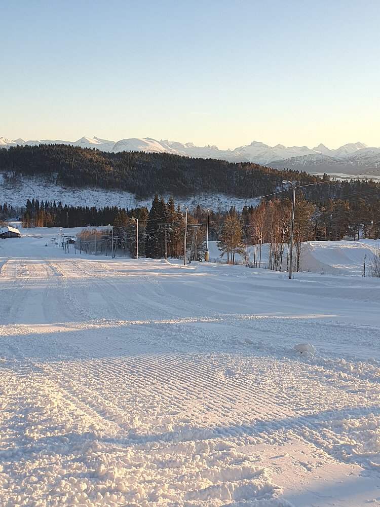 Klar fot årets første svinger med randoskiene.