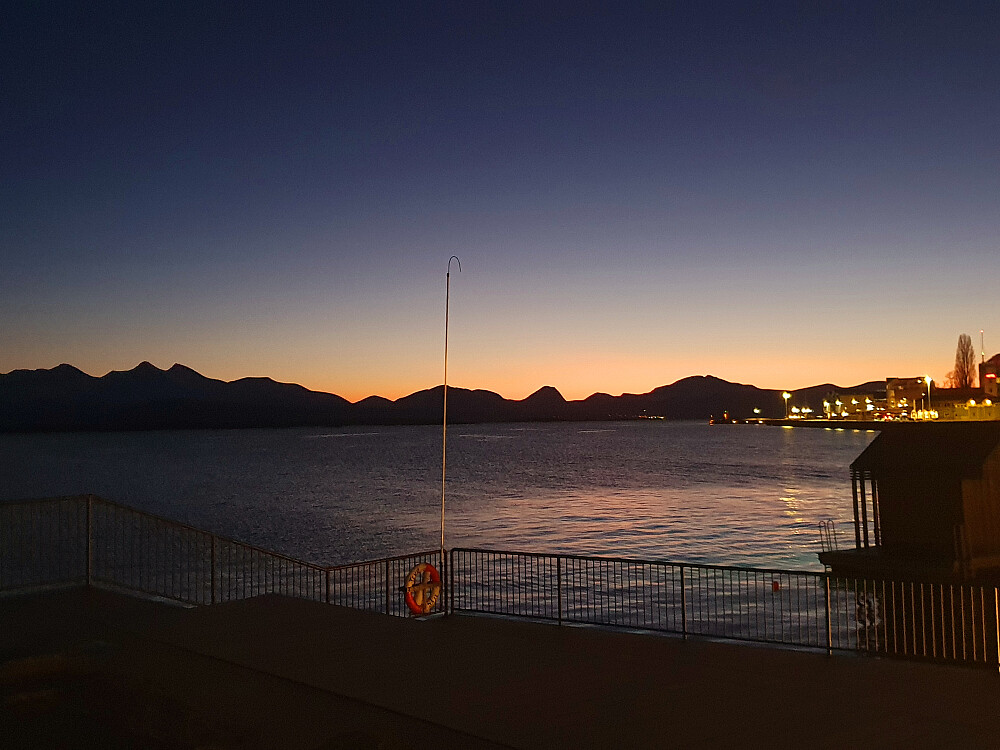 På veg mot først Egon og senere kino. The Housemaid (Hushjelpen) - meget bra! 