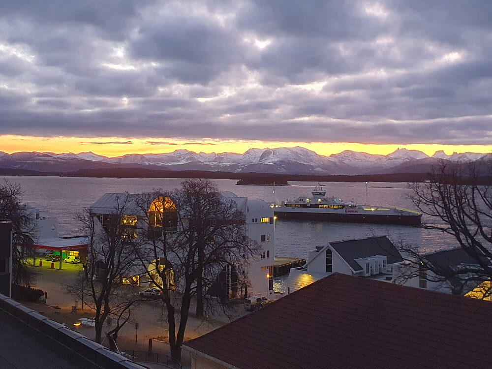 Dagens morgenlys fra kontoret 