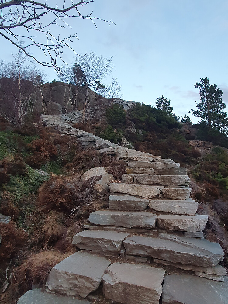 Sjerpatrapper opp mot Kvernberget