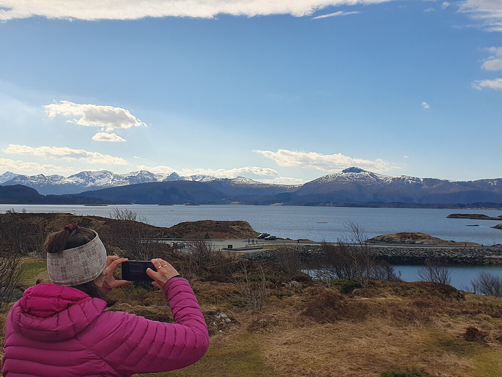 Geitøya, litt til høyre gårsdagens bestigning 
