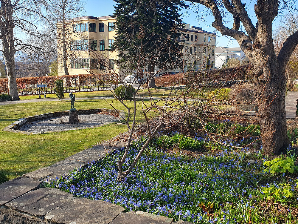 Chateau-parken foran St. Carolus