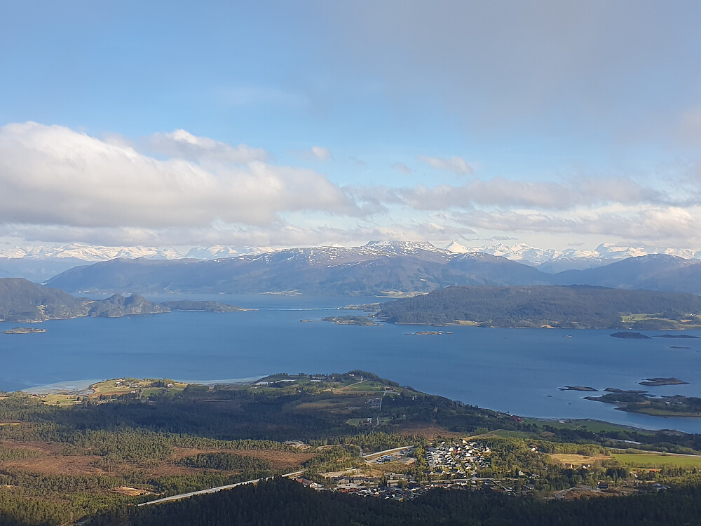Mot Bergsøysundet 