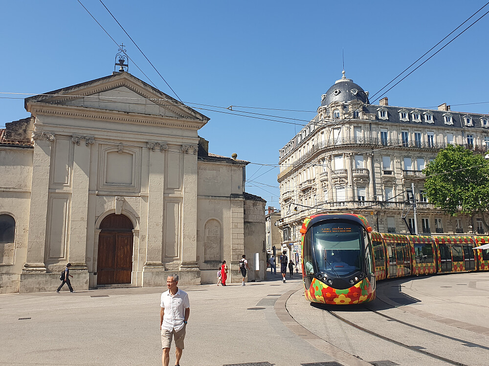 På veg til Synnøve. Tram foran Saint Denis kirken.