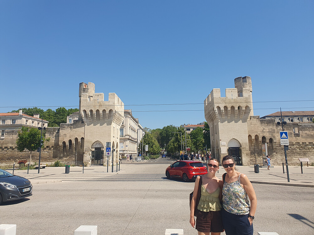Mot Byporten til vakre Avignon